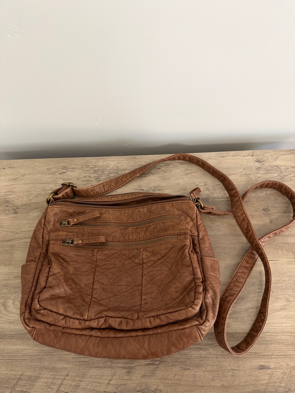 Bueno Brown Crossbody Bag Multi Pocket Shoulder Purse